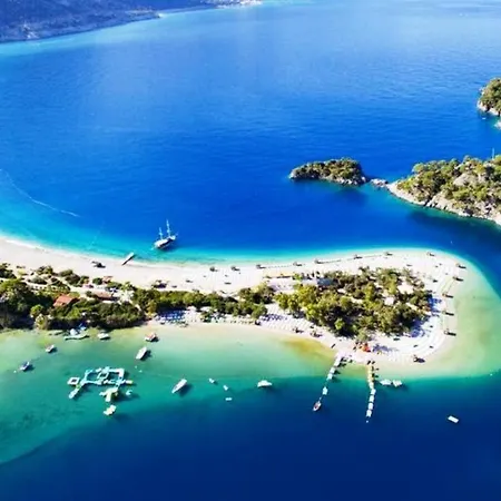 Large Villa In Gocek فيلة